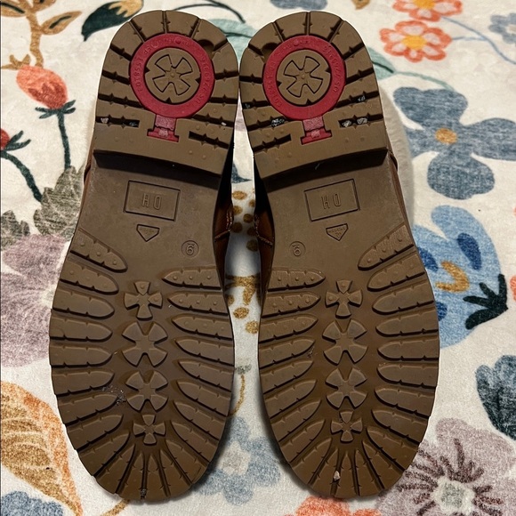 Denver Hayes Tan Leather Boots with Fur Trim - Picture 5 of 5